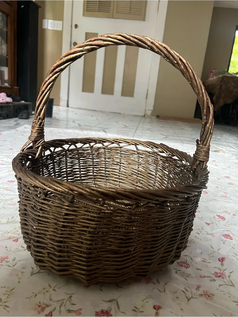 Woven Brown Decorative Willow Picnic Basket with Handle